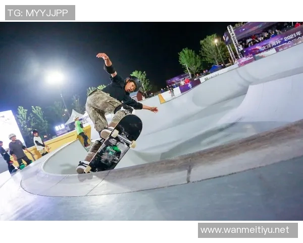 武汉城市马拉松赛中滑板队默契配合展现团队精神与竞技魅力实时数据